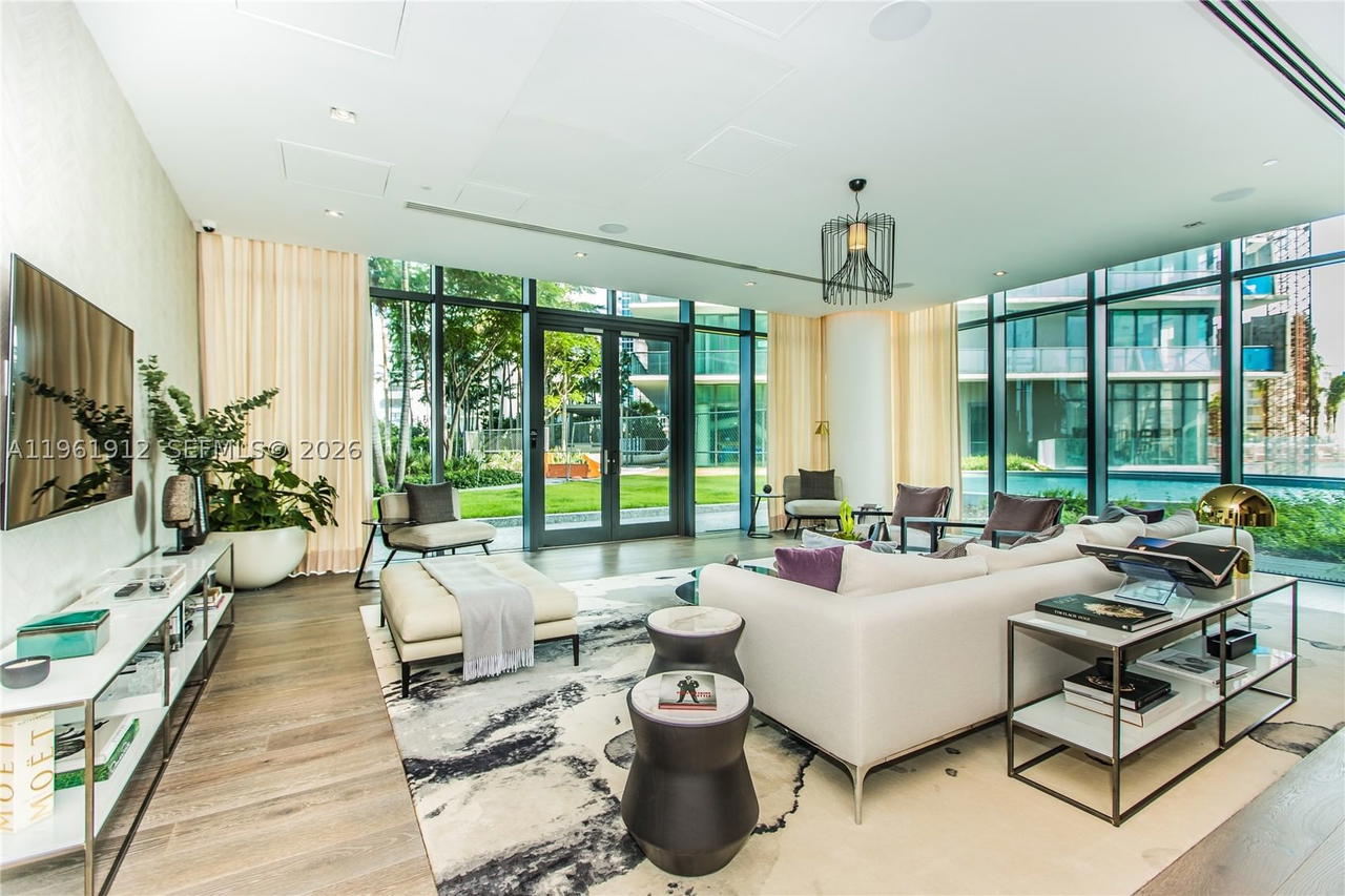 Real estate property located at 650 32nd St #2205, Miami-dade, Paraiso Bay Condo, Miami, FL