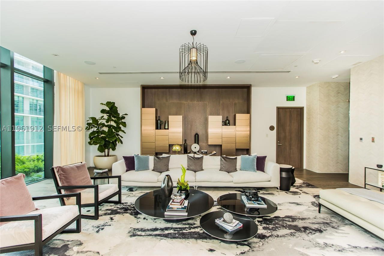 Real estate property located at 650 32nd St #2205, Miami-dade, Paraiso Bay Condo, Miami, FL