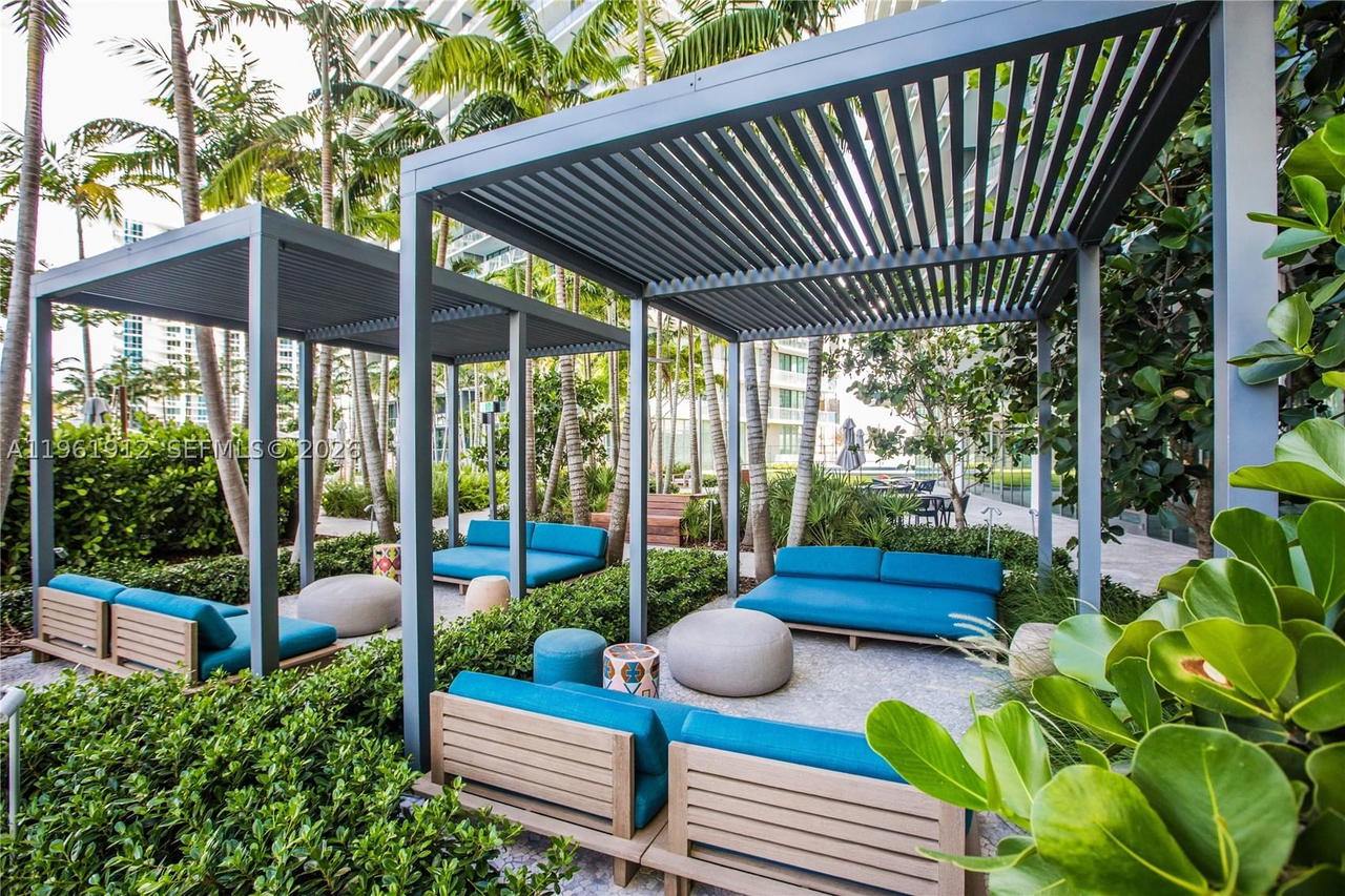 Real estate property located at 650 32nd St #2205, Miami-dade, Paraiso Bay Condo, Miami, FL
