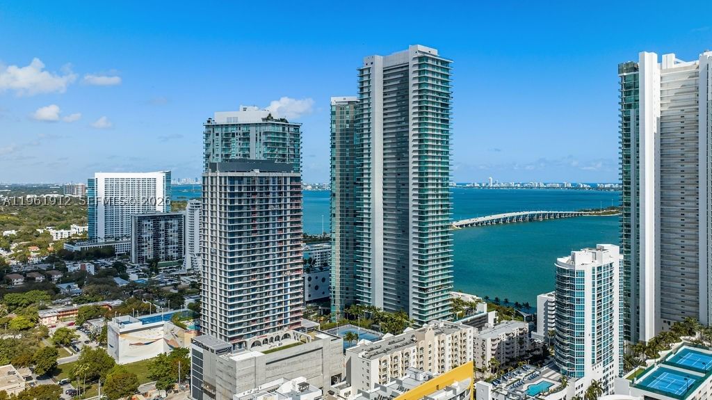 Real estate property located at 650 32nd St #2205, Miami-dade, Paraiso Bay Condo, Miami, FL