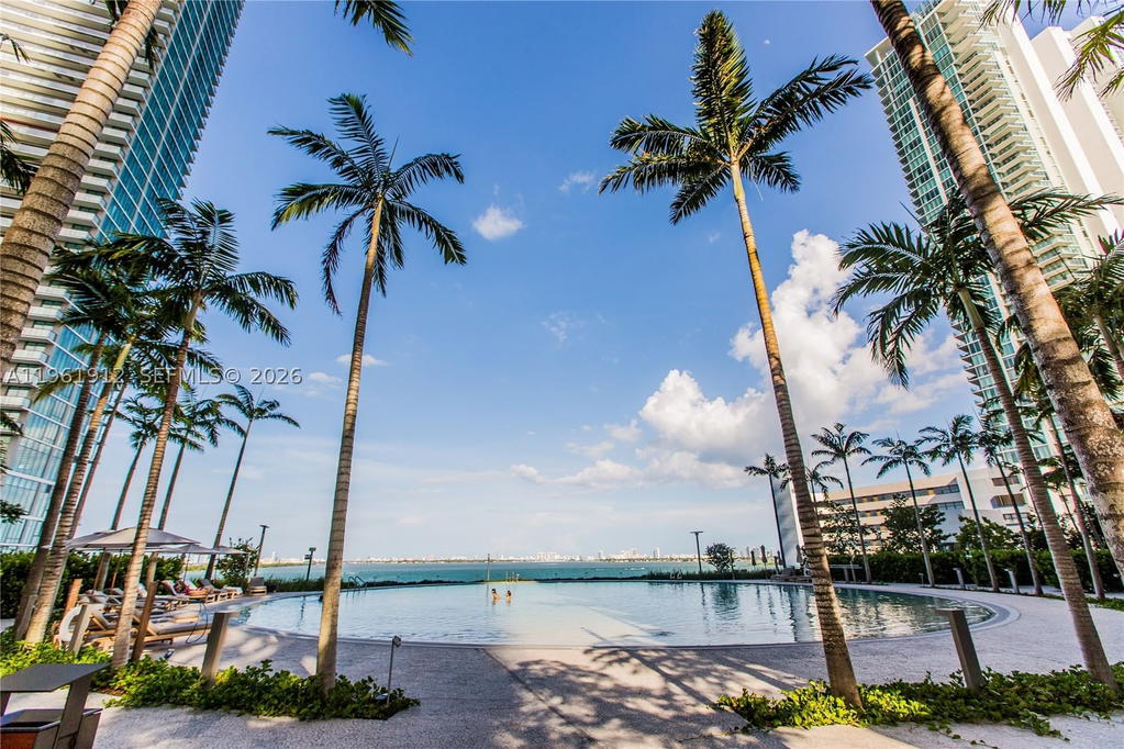 Real estate property located at 650 32nd St #2205, Miami-dade, Paraiso Bay Condo, Miami, FL