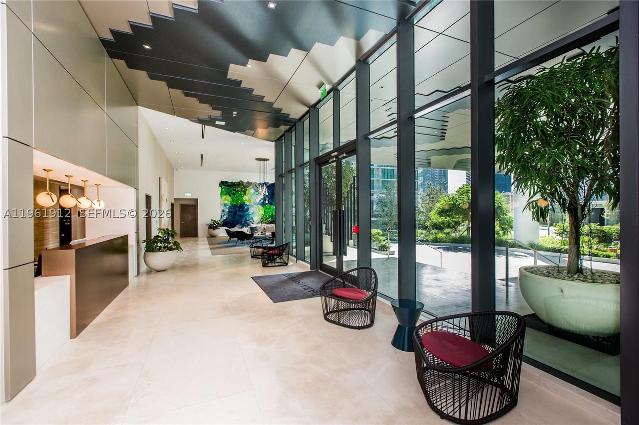 Real estate property located at 650 32nd St #2205, Miami-dade, Paraiso Bay Condo, Miami, FL
