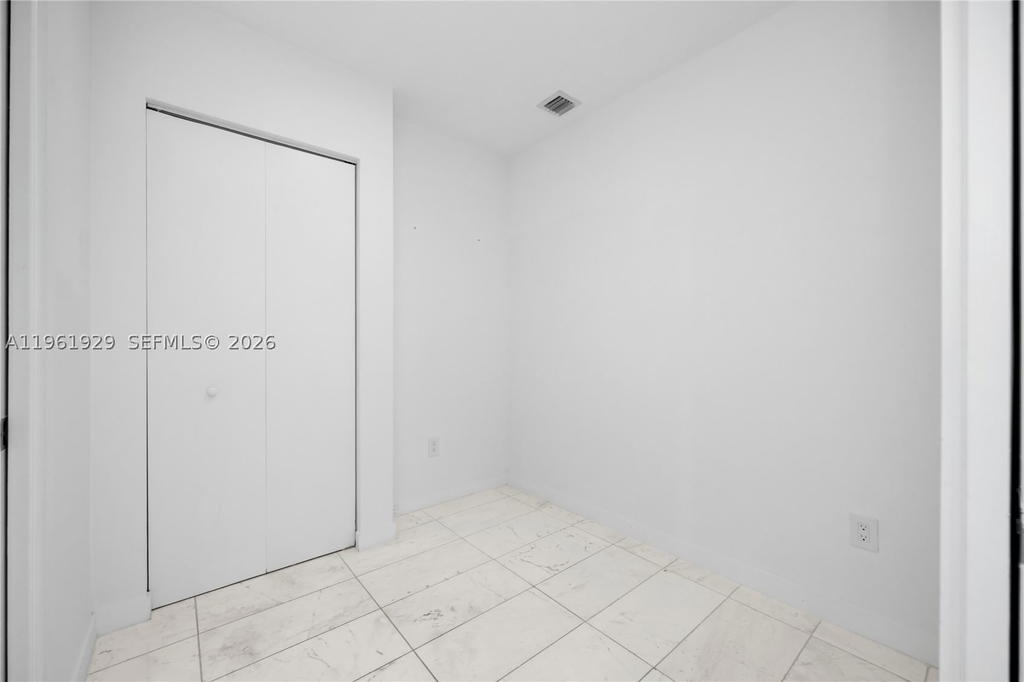 Real estate property located at 480 31st St #1504, Miami-dade, Gran Paraiso Condo, Miami, FL