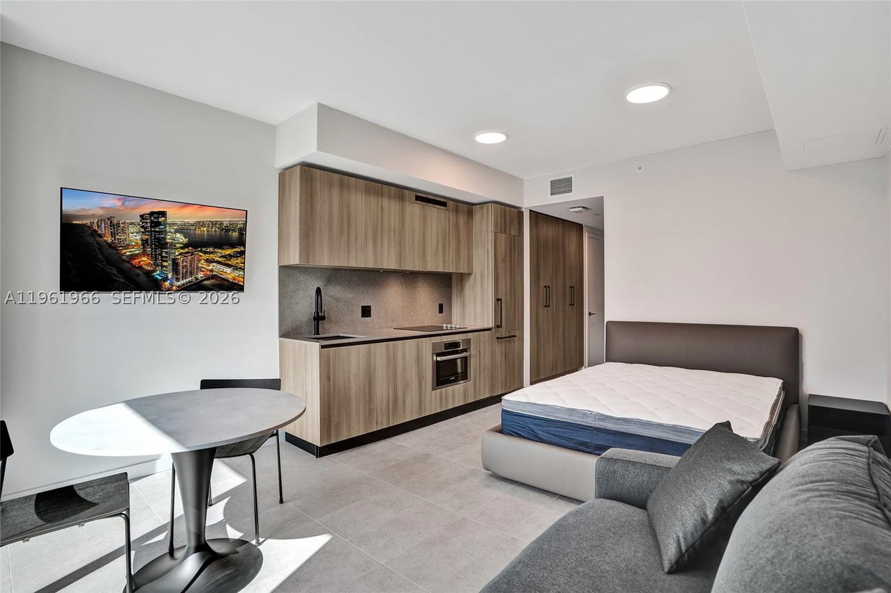 Real estate property located at 121 5th Street #1001B, Miami-dade, 501 First Residences, Miami, FL