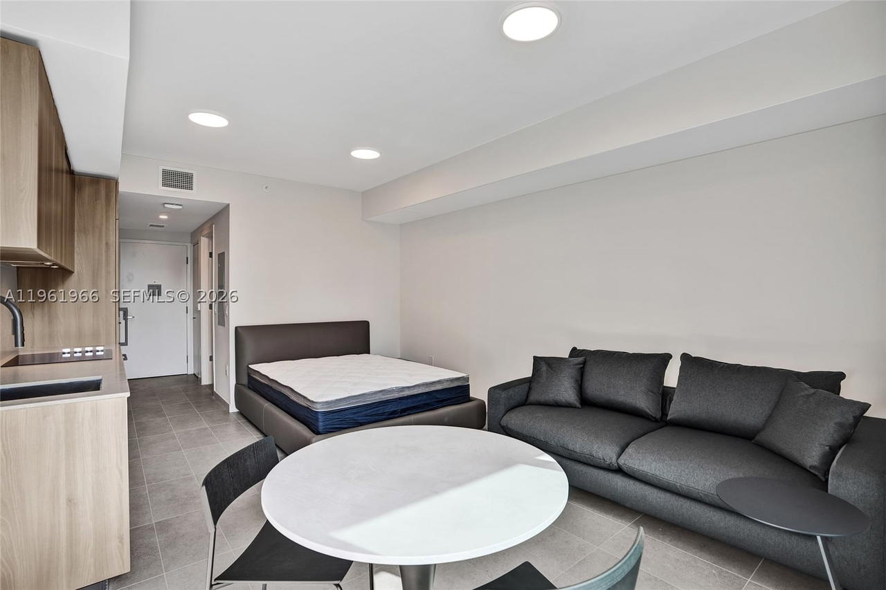 Real estate property located at 121 5th Street #1001B, Miami-dade, 501 First Residences, Miami, FL