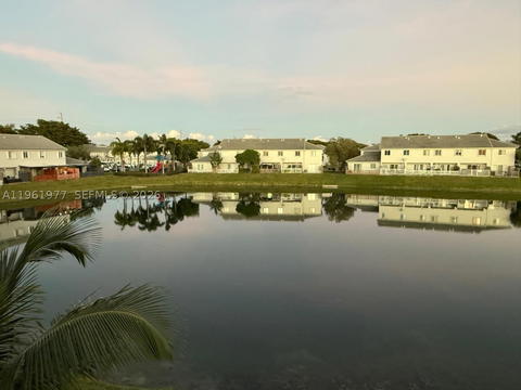 Real estate property located at 14111 121st Pl #4, Miami-dade, Bonita Villas Condo, Miami, FL