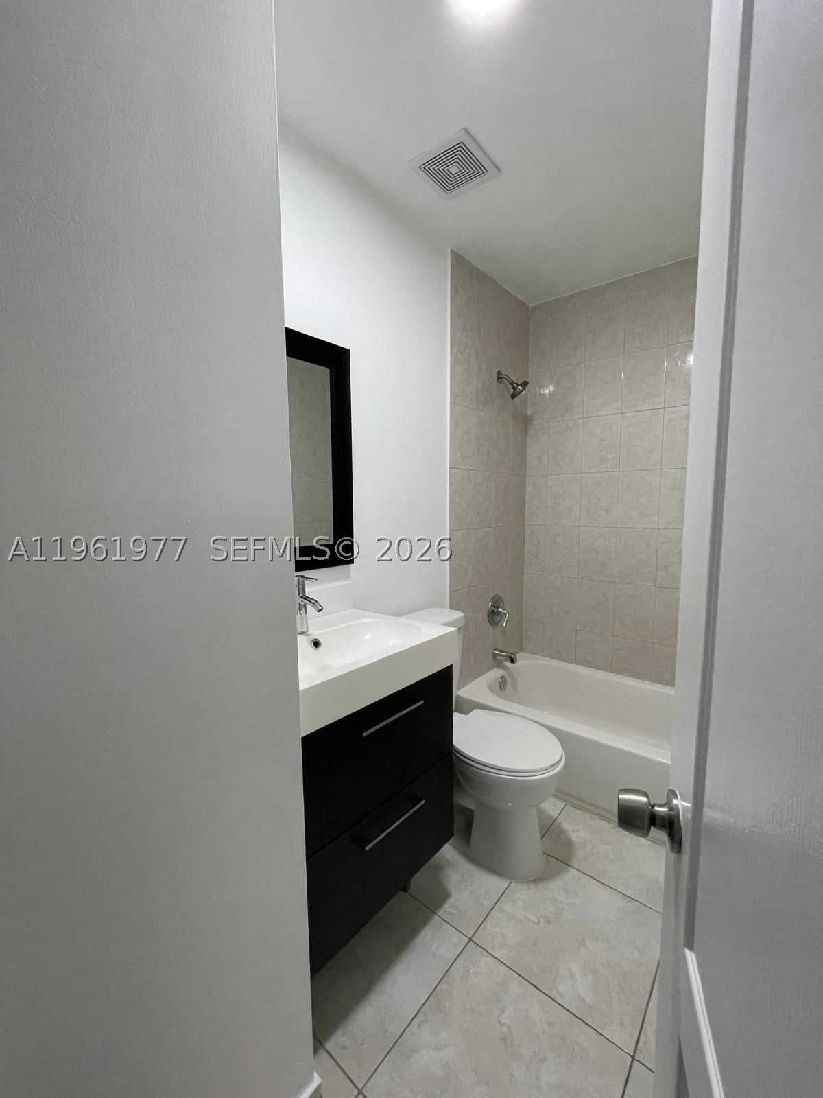 Real estate property located at 14111 121st Pl #4, Miami-dade, Bonita Villas Condo, Miami, FL