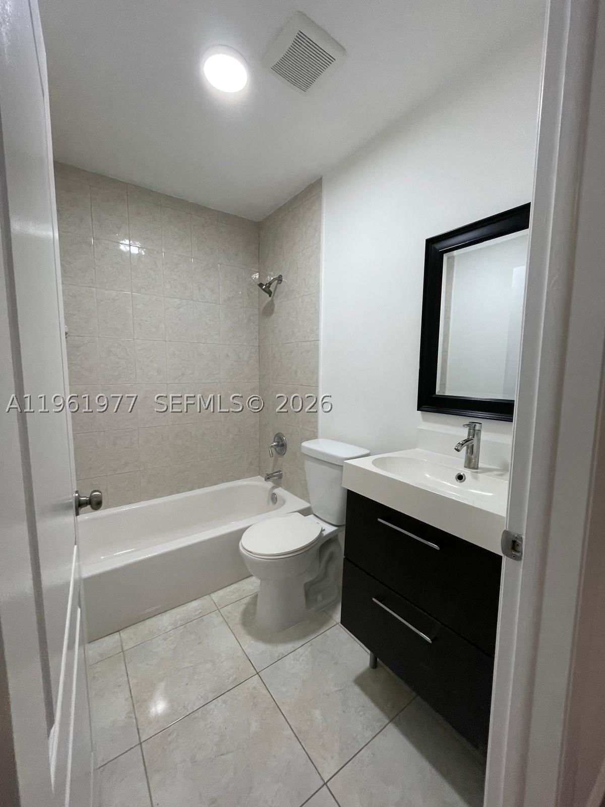 Real estate property located at 14111 121st Pl #4, Miami-dade, Bonita Villas Condo, Miami, FL