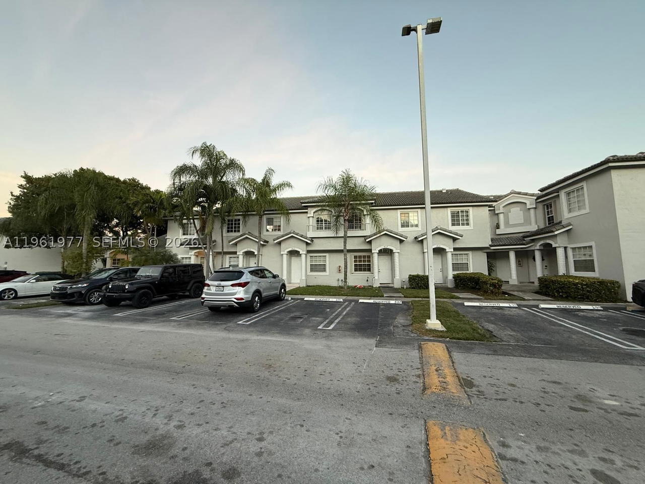 Real estate property located at 14111 121st Pl #4, Miami-dade, Bonita Villas Condo, Miami, FL