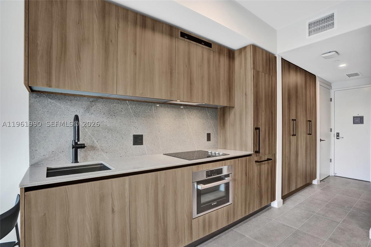 Real estate property located at 121 5th Street #401B, Miami-dade, 501 First Residences, Miami, FL