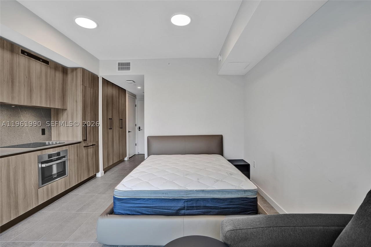 Real estate property located at 121 5th Street #401B, Miami-dade, 501 First Residences, Miami, FL