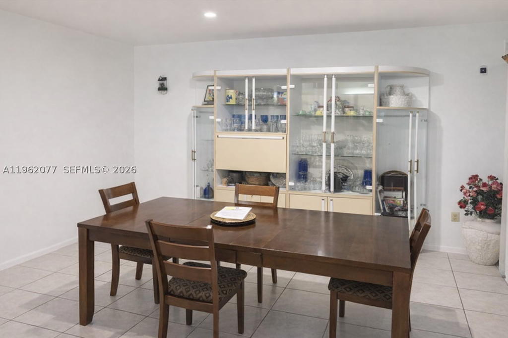 Real estate property located at 12516 9th Ter #2, Miami-dade, Intl Lake Villas Condo #4, Miami, FL