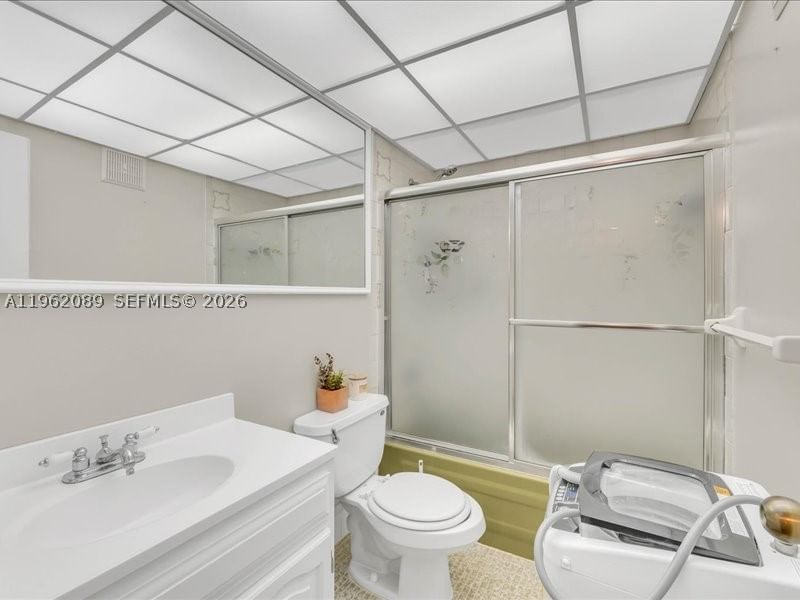 Real estate property located at 469 Pine Island Rd B305, Broward, Plantation Pines Phase 1, Plantation, FL