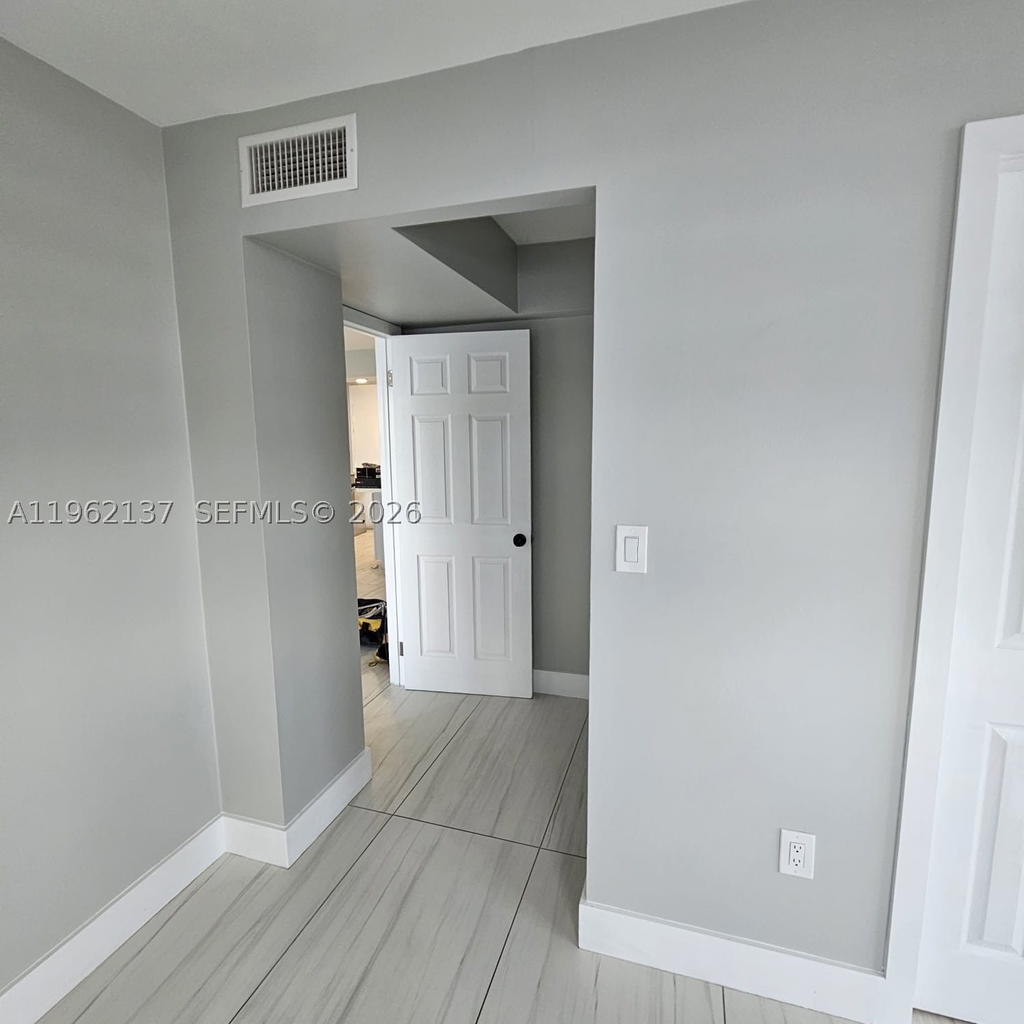 Real estate property located at 15600 7th Ave #703, Miami-dade, Parkway Towers Bldg 1 Con, Miami, FL