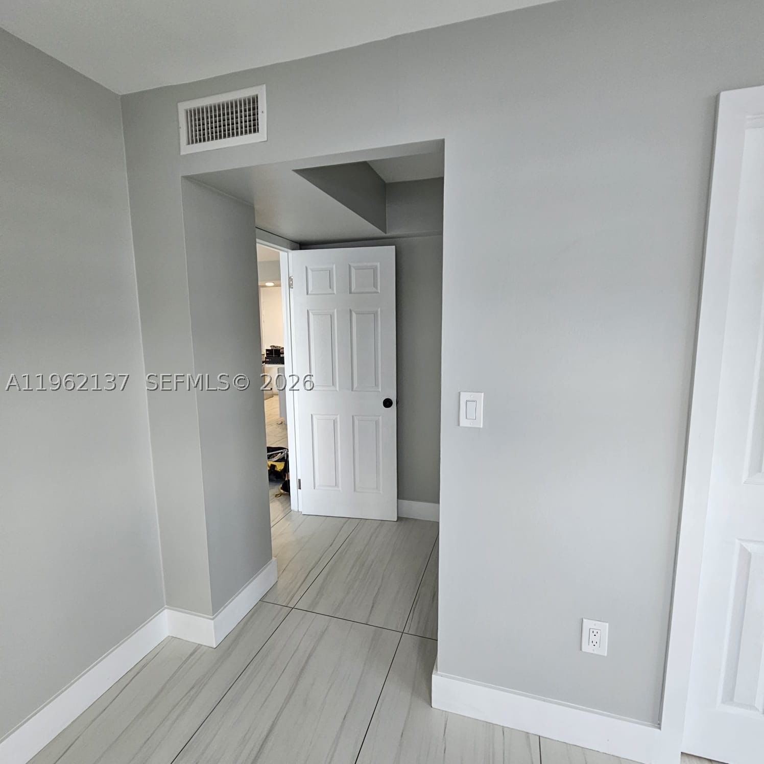 Real estate property located at 15600 7th Ave #703, Miami-dade, Parkway Towers Bldg 1 Con, Miami, FL