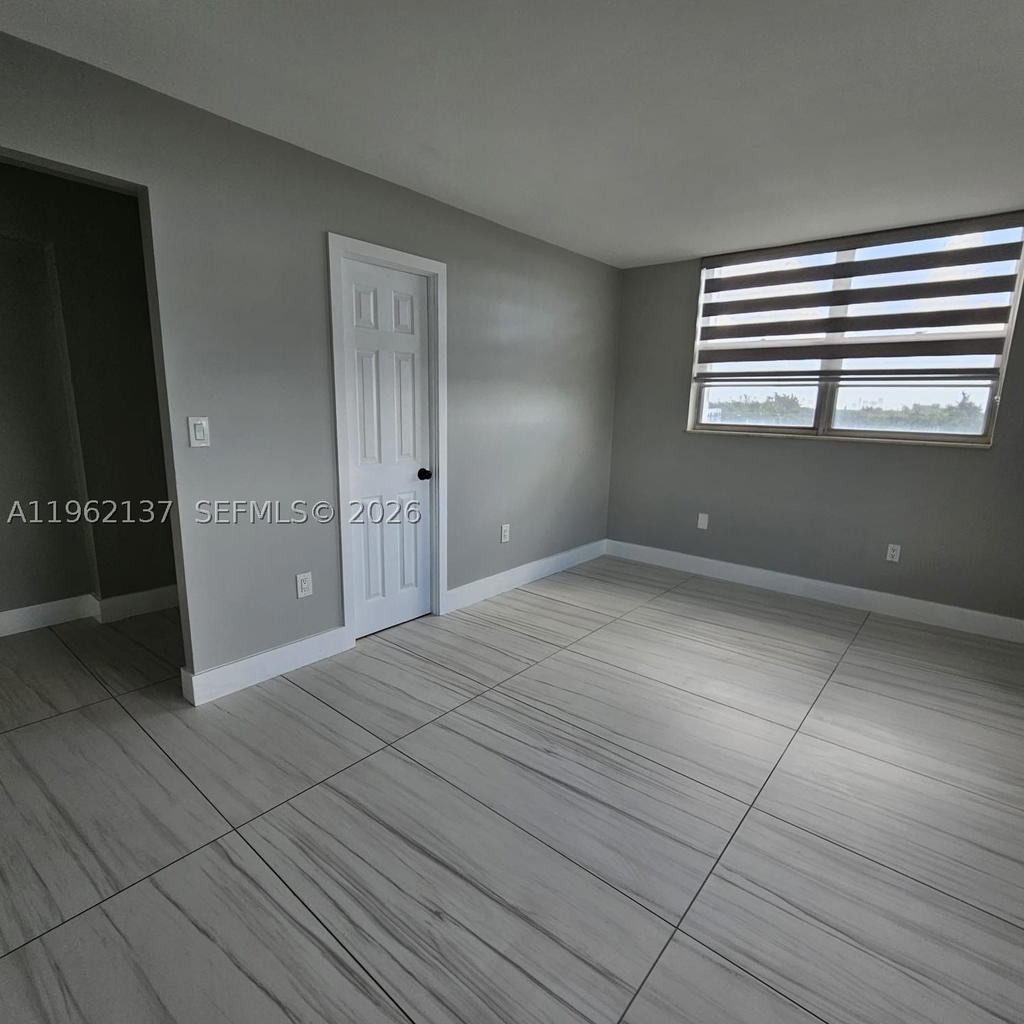 Real estate property located at 15600 7th Ave #703, Miami-dade, Parkway Towers Bldg 1 Con, Miami, FL