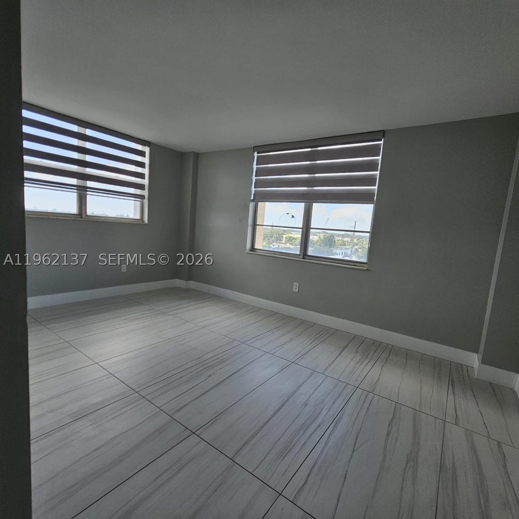 Real estate property located at 15600 7th Ave #703, Miami-dade, Parkway Towers Bldg 1 Con, Miami, FL