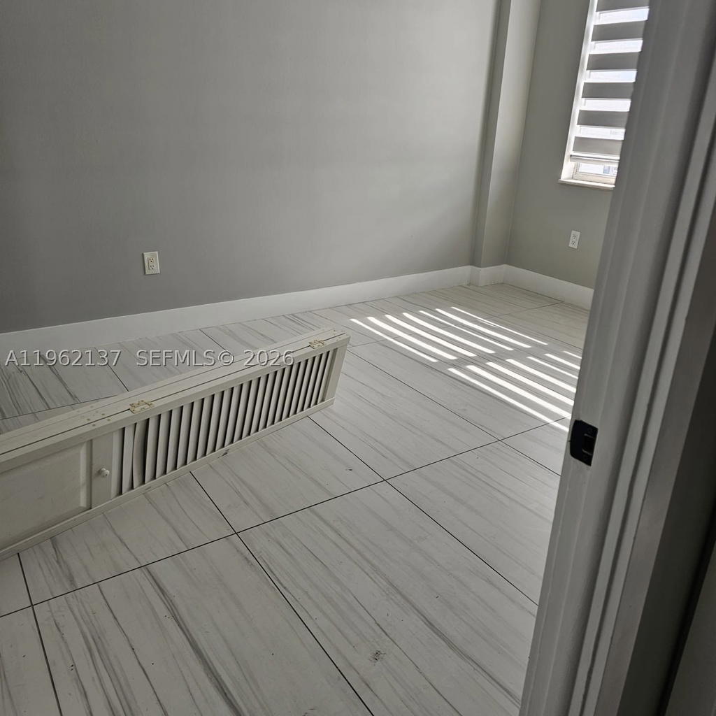 Real estate property located at 15600 7th Ave #703, Miami-dade, Parkway Towers Bldg 1 Con, Miami, FL