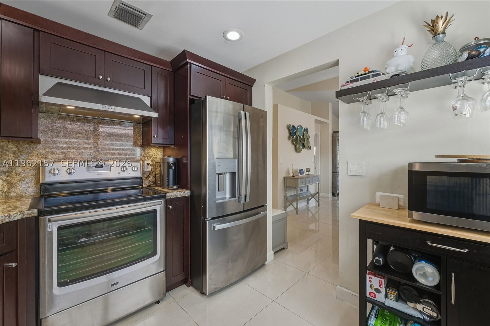 Real estate property located at 5071 115th Ct, Miami-dade, Doral Landings Townhomes, Doral, FL