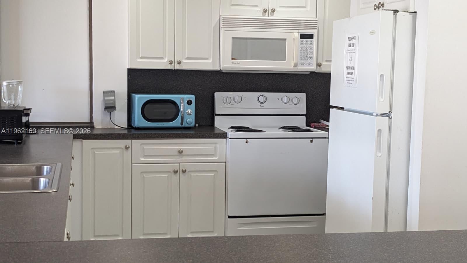 Real estate property located at 8000 Sunrise Lakes Dr #309, Broward, Sunrise Lakes 24 Condo, Sunrise, FL