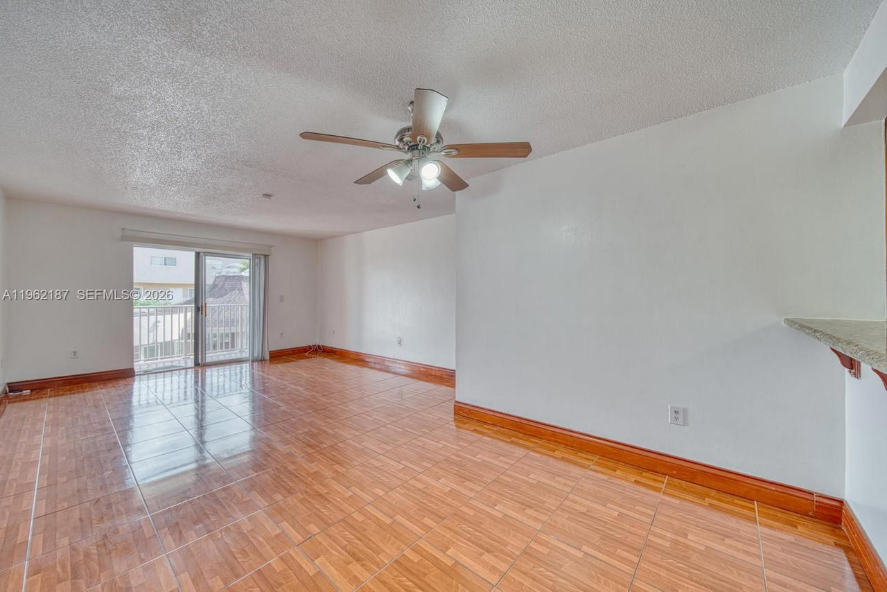Real estate property located at 840 105th Ave #318, Miami-dade, El Camino Real North Cond, Miami, FL