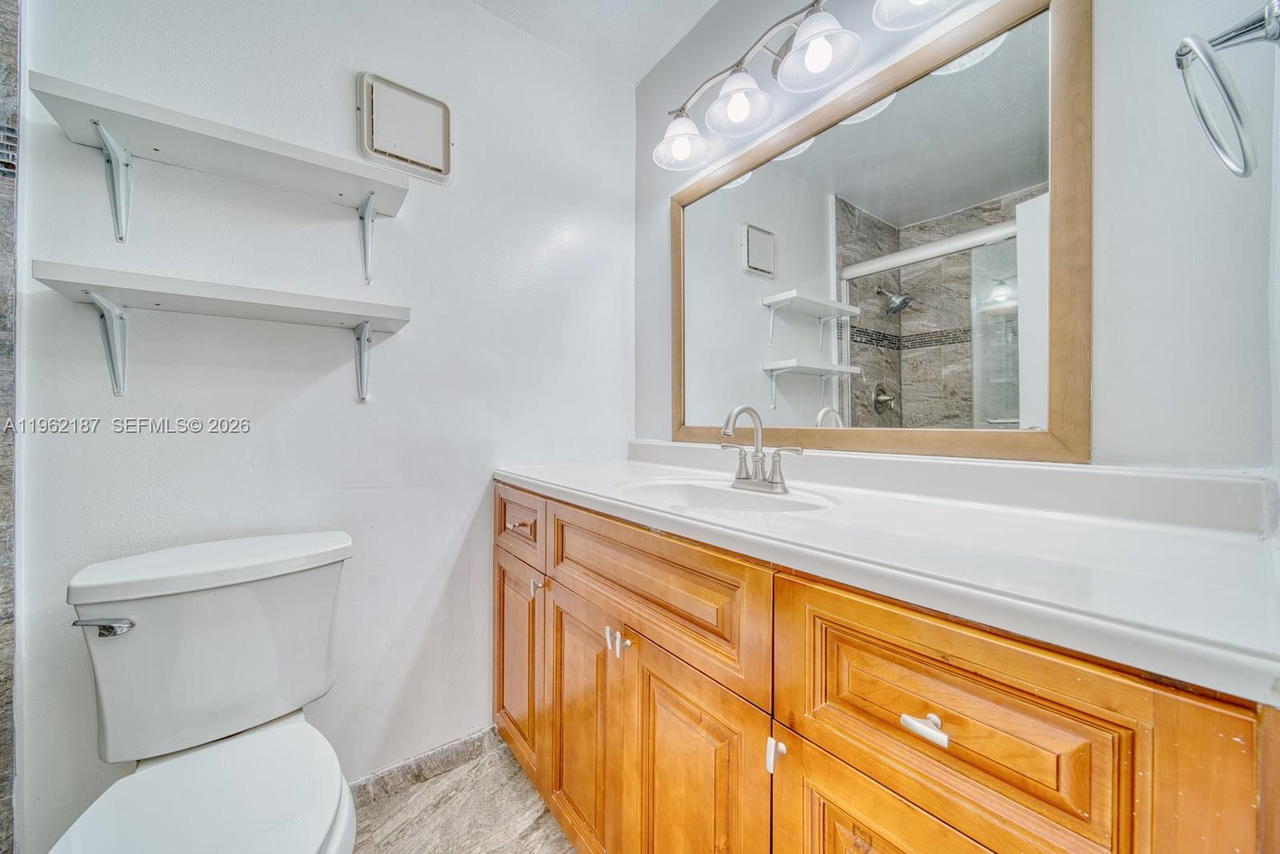 Real estate property located at 840 105th Ave #318, Miami-dade, El Camino Real North Cond, Miami, FL