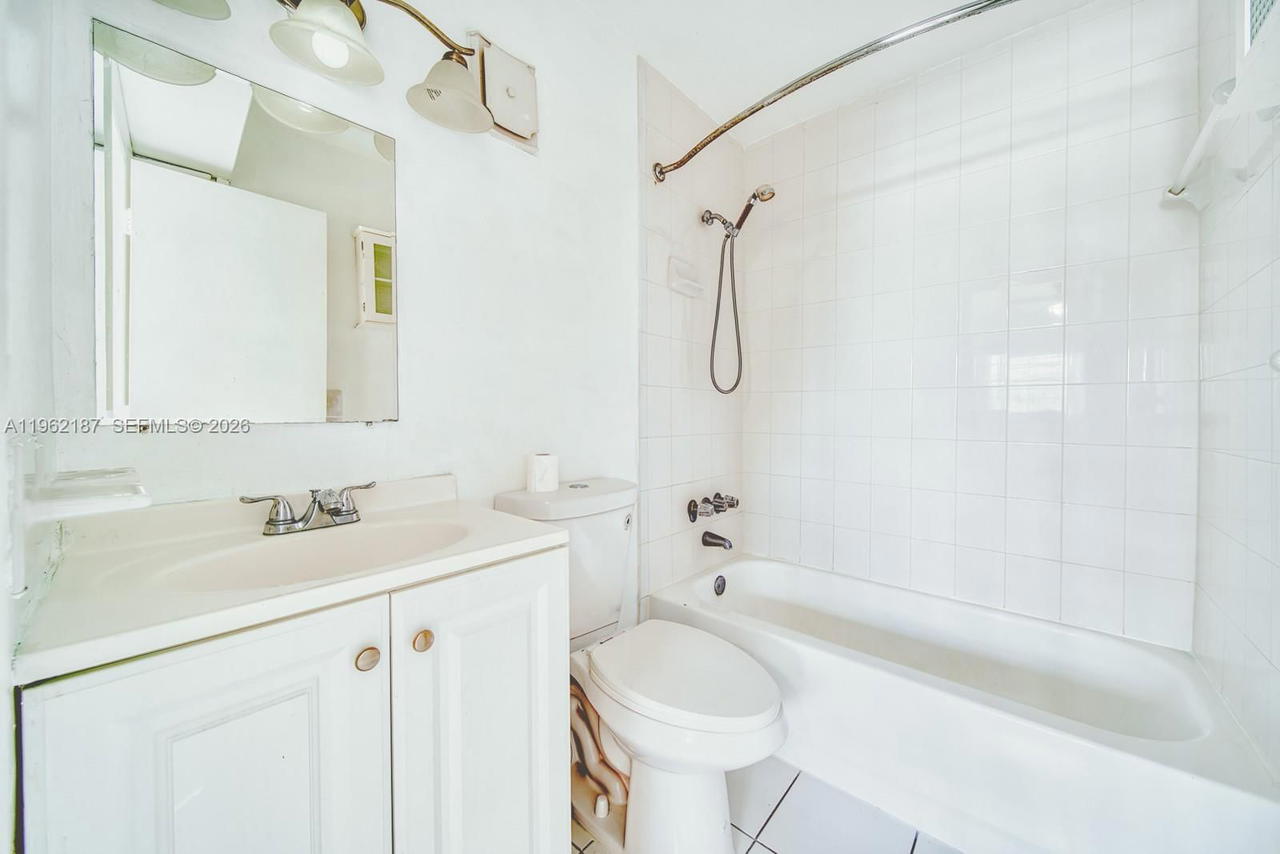 Real estate property located at 840 105th Ave #318, Miami-dade, El Camino Real North Cond, Miami, FL