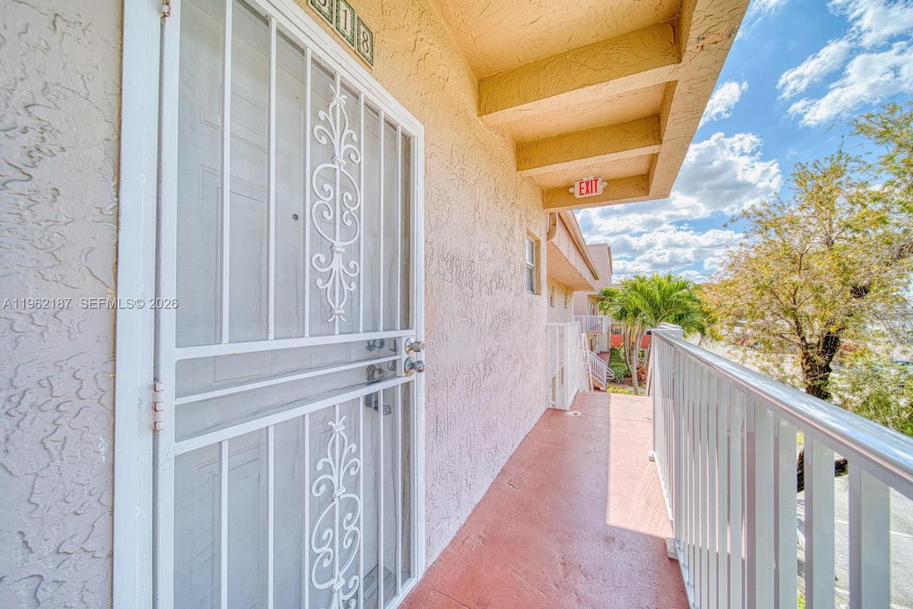 Real estate property located at 840 105th Ave #318, Miami-dade, El Camino Real North Cond, Miami, FL