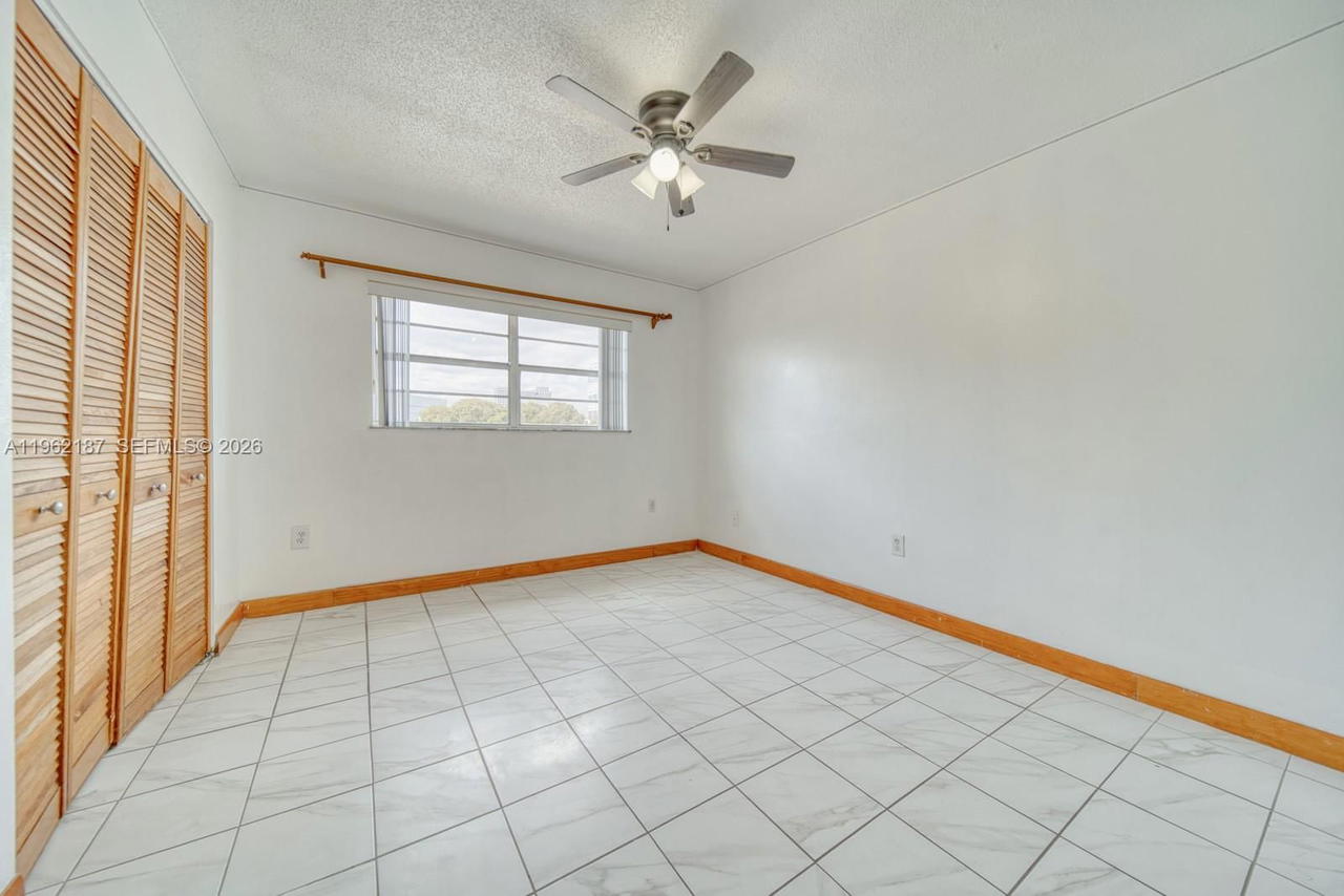 Real estate property located at 840 105th Ave #318, Miami-dade, El Camino Real North Cond, Miami, FL