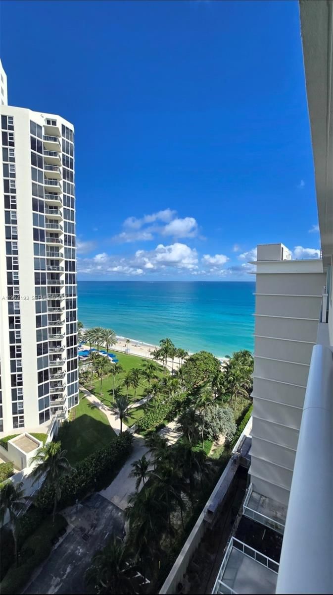 Real estate property located at 19201 Collins Ave #1124, Miami-dade, The Aventura Beach Club C, Sunny Isles Beach, FL