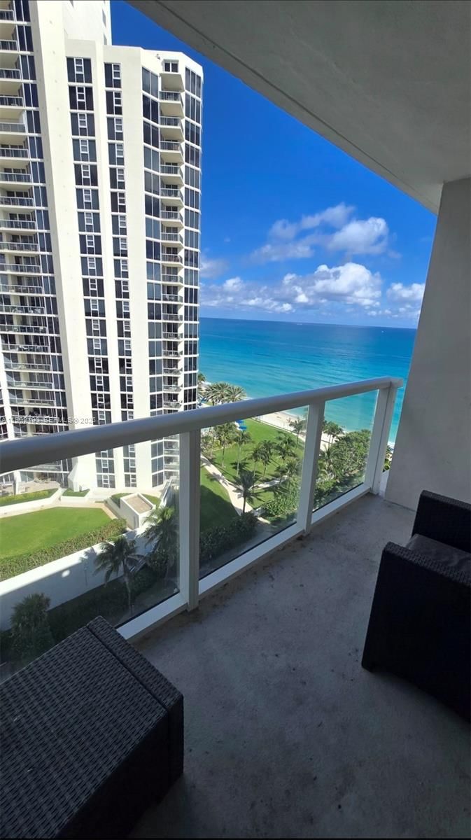 Real estate property located at 19201 Collins Ave #1124, Miami-dade, The Aventura Beach Club C, Sunny Isles Beach, FL