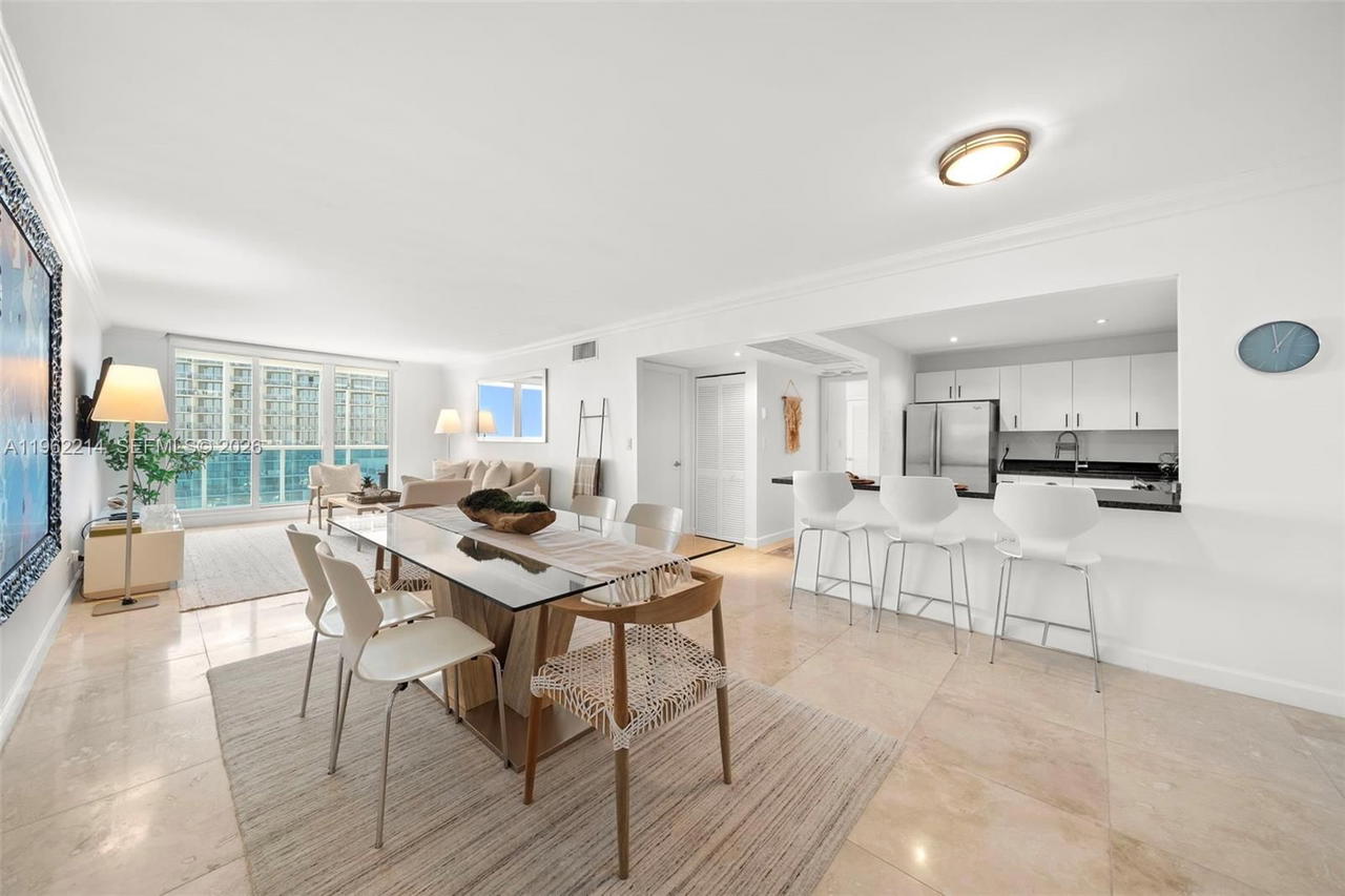Real estate property located at 2301 Collins Ave #908, Miami-dade, Roney Palace Condo, Miami Beach, FL