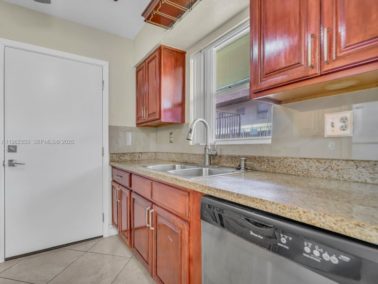 Real estate property located at 8601 94th St #104W, Miami-dade, Gallowood Condo, Miami, FL