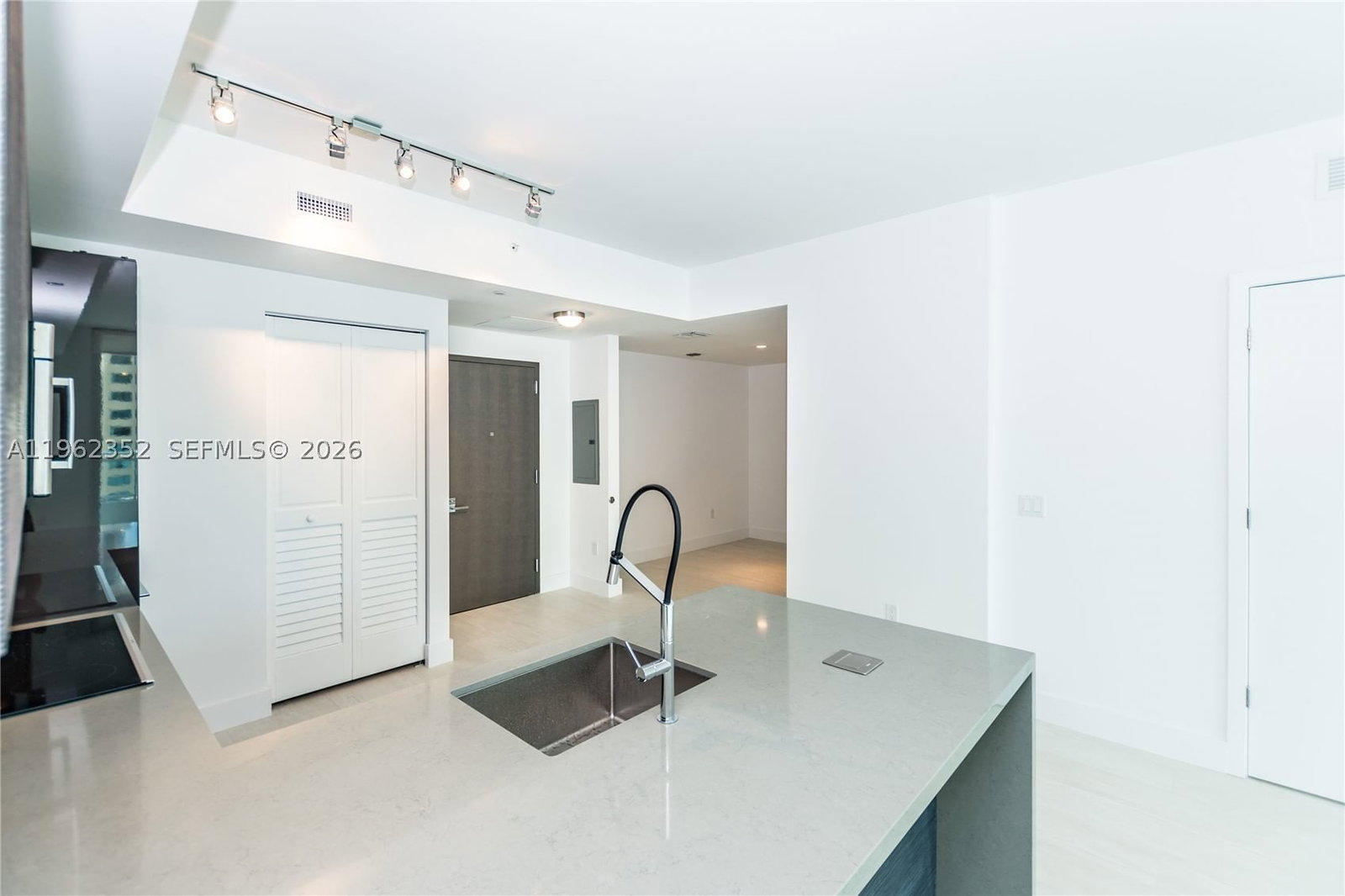 Real estate property located at 1080 Brickell Ave #1706, Miami-dade, The Bond, Miami, FL