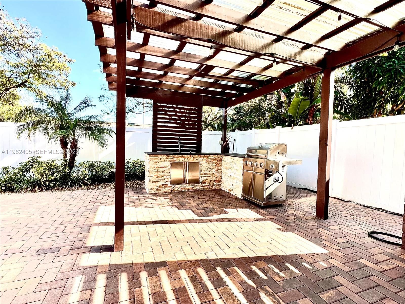 Real estate property located at 5016 48th Ln, Broward, Central Parc South, Tamarac, FL