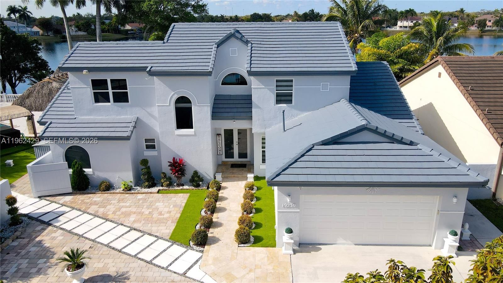 Real estate property located at 19230 87th Pl, Miami-dade, Lakes On The Green - Sec, Hialeah, FL