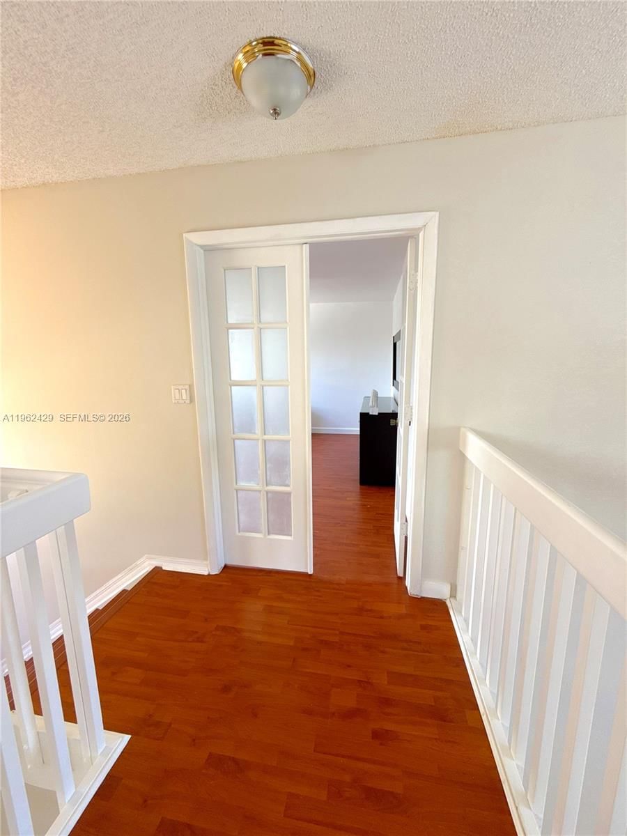 Real estate property located at 19230 87th Pl, Miami-dade, Lakes On The Green - Sec, Hialeah, FL
