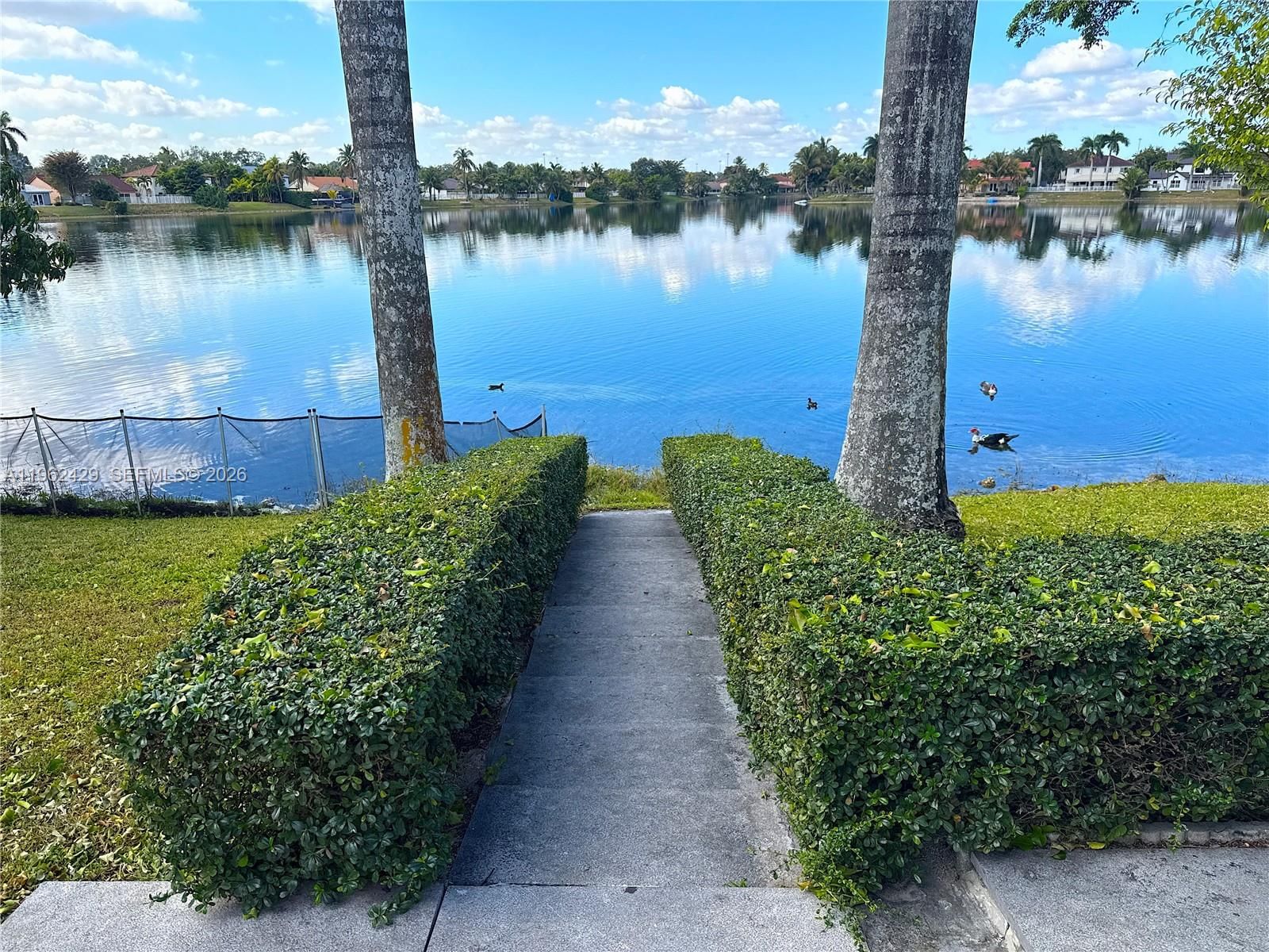 Real estate property located at 19230 87th Pl, Miami-dade, Lakes On The Green - Sec, Hialeah, FL