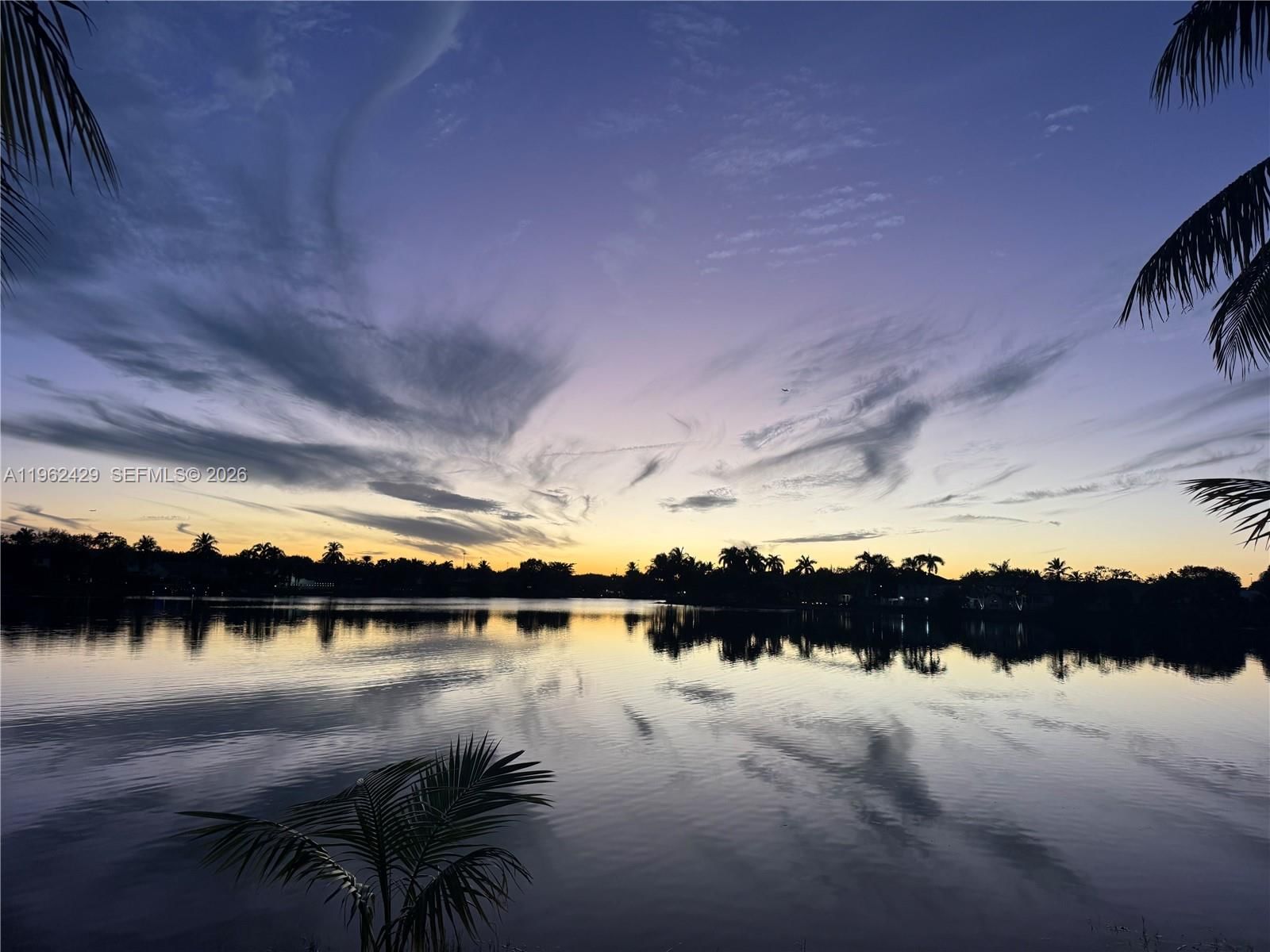 Real estate property located at 19230 87th Pl, Miami-dade, Lakes On The Green - Sec, Hialeah, FL