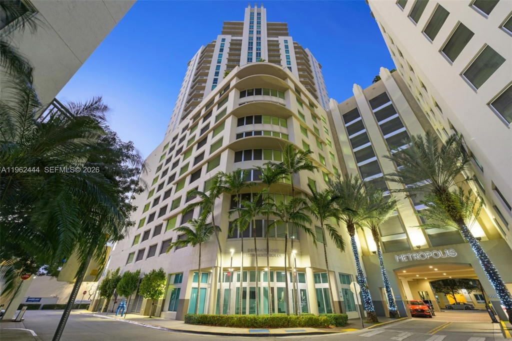 Real estate property located at 9066 73rd Ct #2002, Miami-dade, Metropolis Ii At Dadeland, Miami, FL
