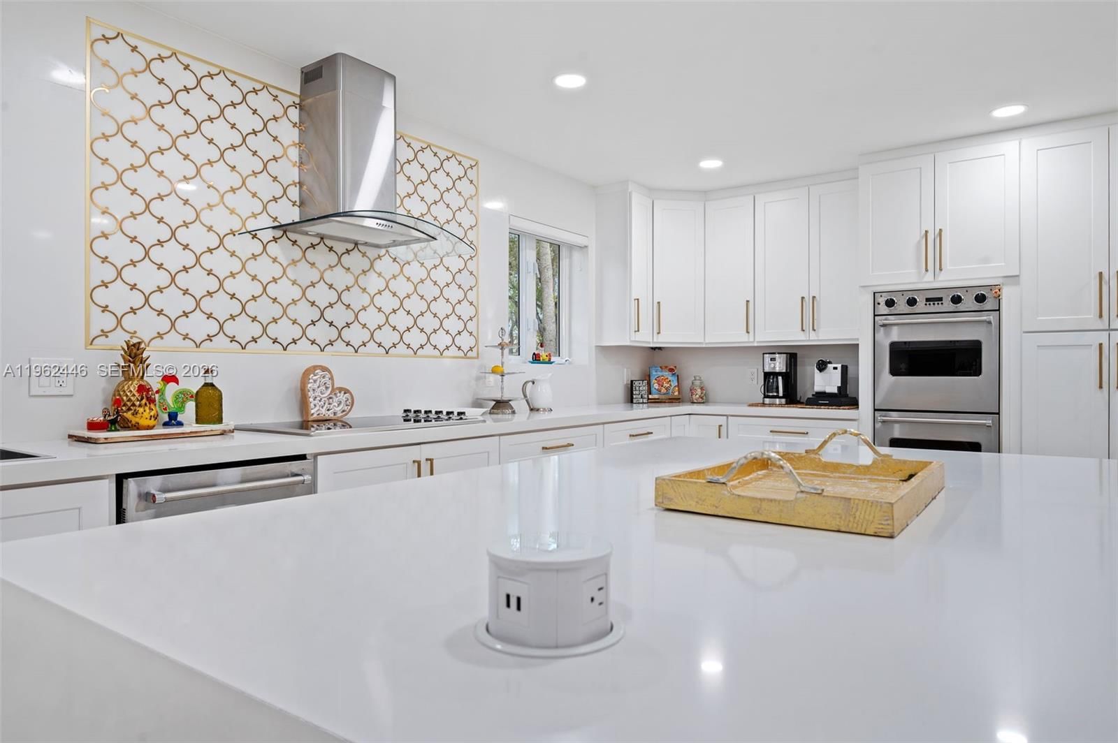 Real estate property located at 16140 Aberdeen Way, Miami-dade, Miami Lakes - Loch Lomond, Miami Lakes, FL
