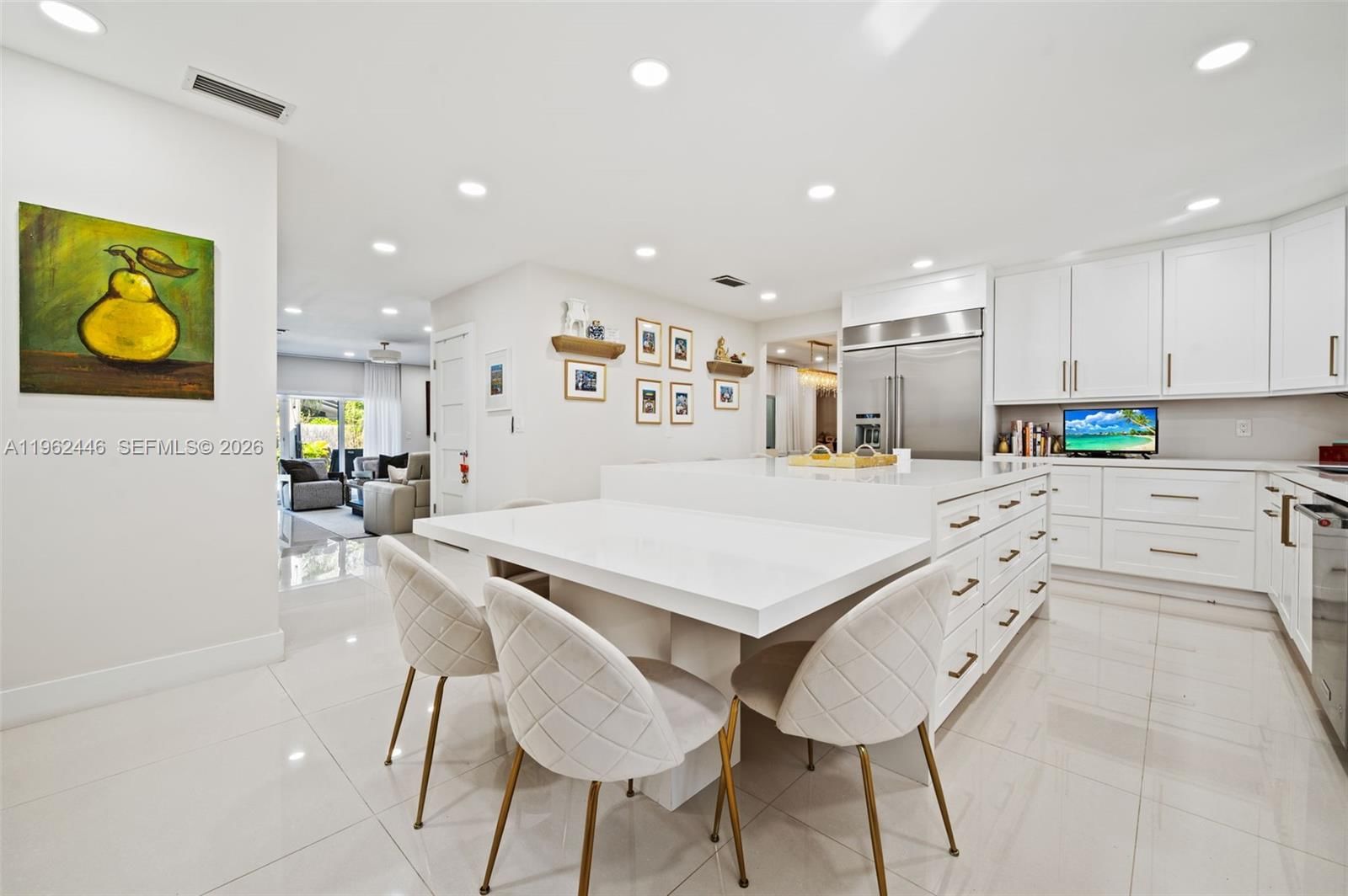 Real estate property located at 16140 Aberdeen Way, Miami-dade, Miami Lakes - Loch Lomond, Miami Lakes, FL