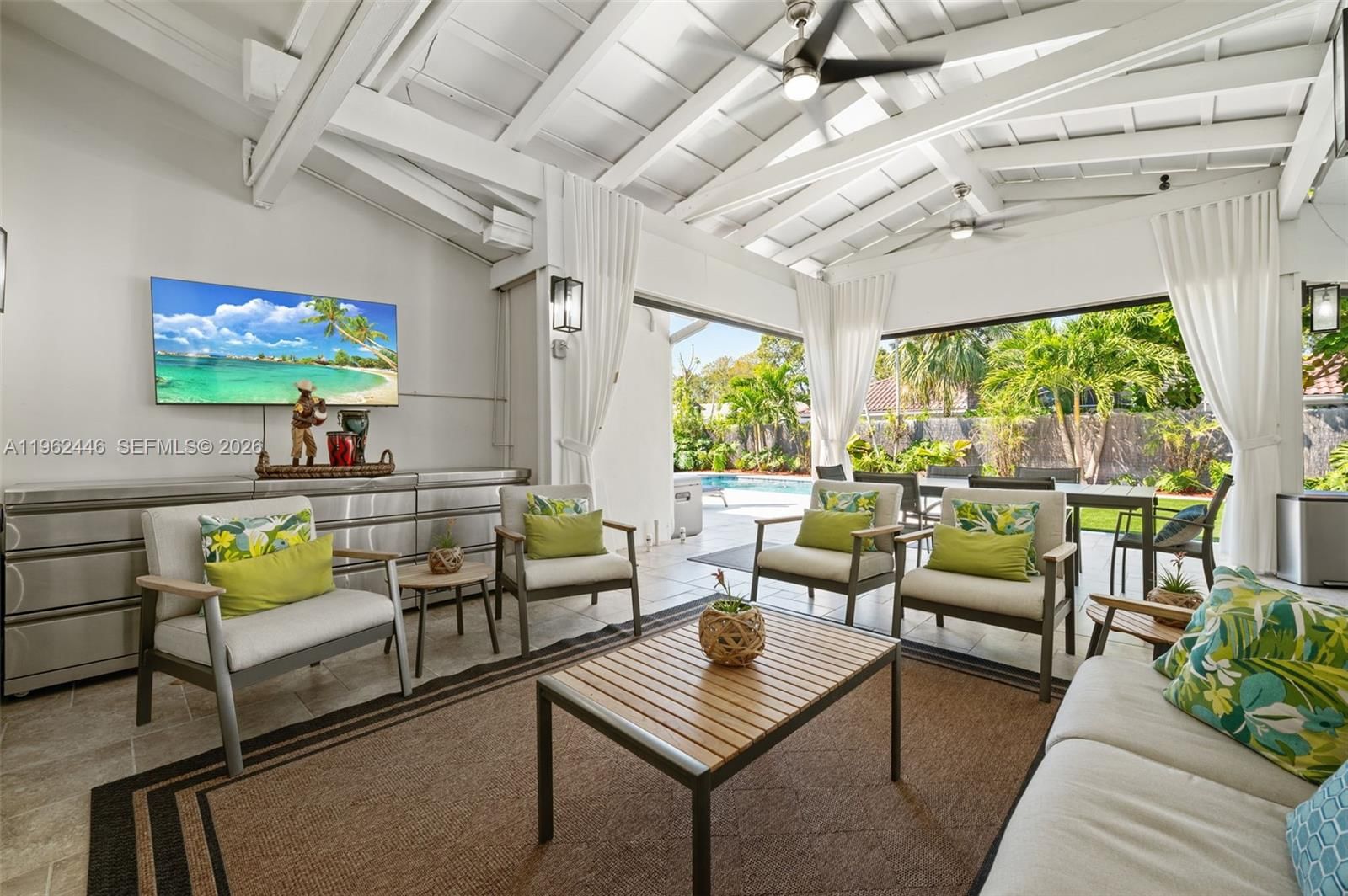 Real estate property located at 16140 Aberdeen Way, Miami-dade, Miami Lakes - Loch Lomond, Miami Lakes, FL