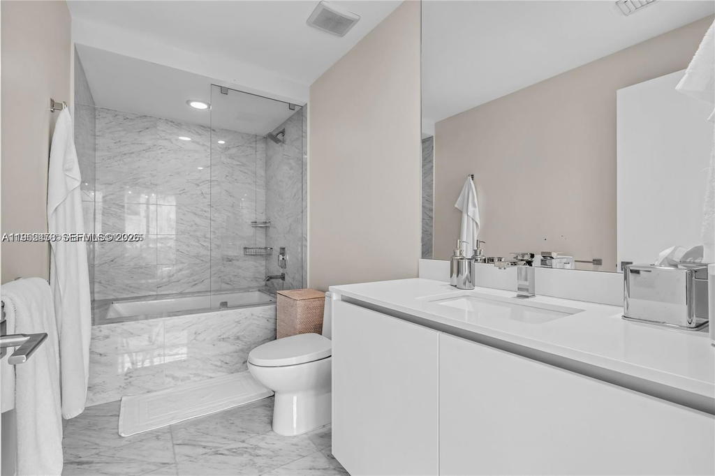 Real estate property located at 650 32nd St BH6, Miami-dade, Paraiso Bay Condo, Miami, FL