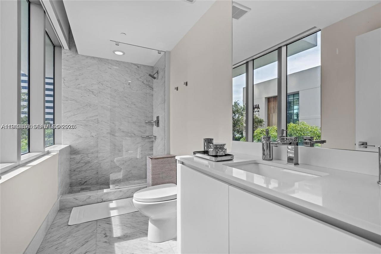 Real estate property located at 650 32nd St BH6, Miami-dade, Paraiso Bay Condo, Miami, FL