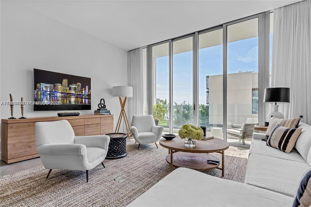 Real estate property located at 650 32nd St BH6, Miami-dade, Paraiso Bay Condo, Miami, FL