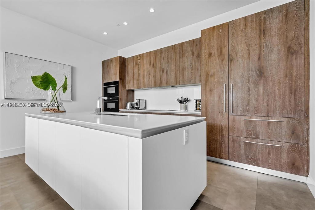 Real estate property located at 650 32nd St BH6, Miami-dade, Paraiso Bay Condo, Miami, FL