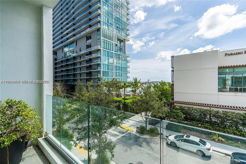 Real estate property located at 650 32nd St BH6, Miami-dade, Paraiso Bay Condo, Miami, FL