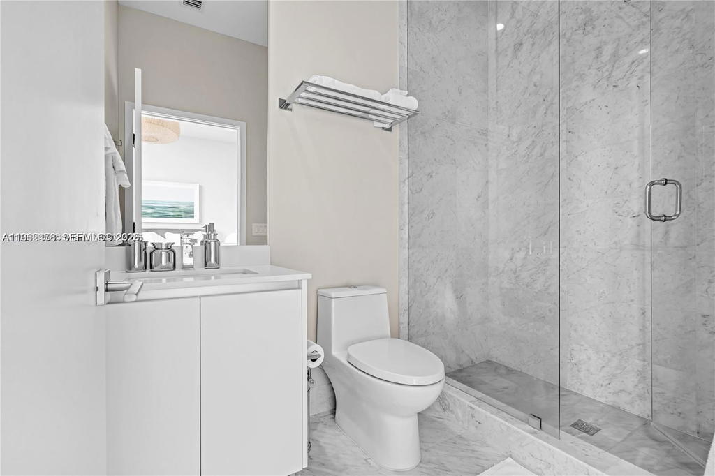 Real estate property located at 650 32nd St BH6, Miami-dade, Paraiso Bay Condo, Miami, FL