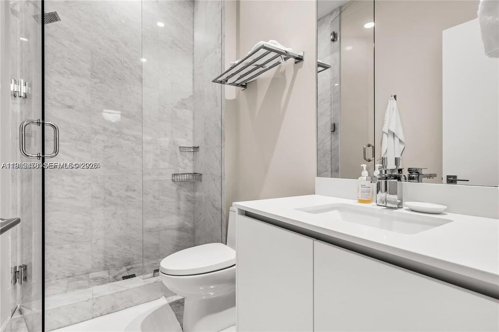 Real estate property located at 650 32nd St BH6, Miami-dade, Paraiso Bay Condo, Miami, FL